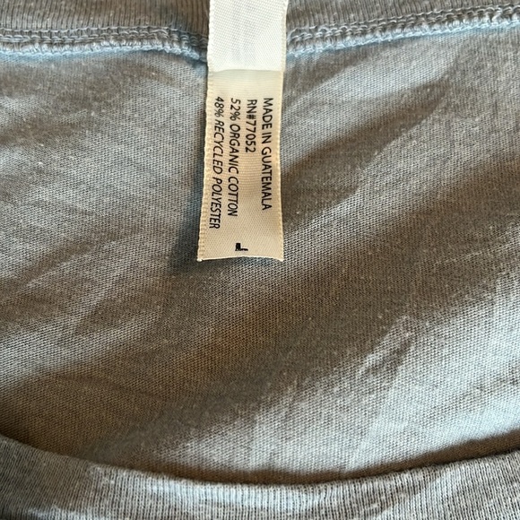 Threads 4 Thought women’s long sleeve shirt size large - Picture 4 of 6